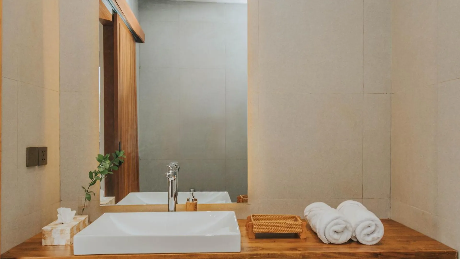 Tubobi House Apartment Ubud  Homestay