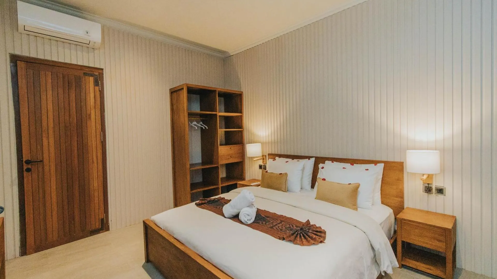 Tubobi House Apartment Ubud  Homestay
